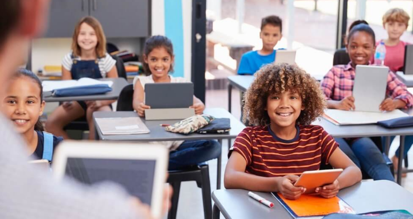 The Pros and Cons of Using Technology in Classroom